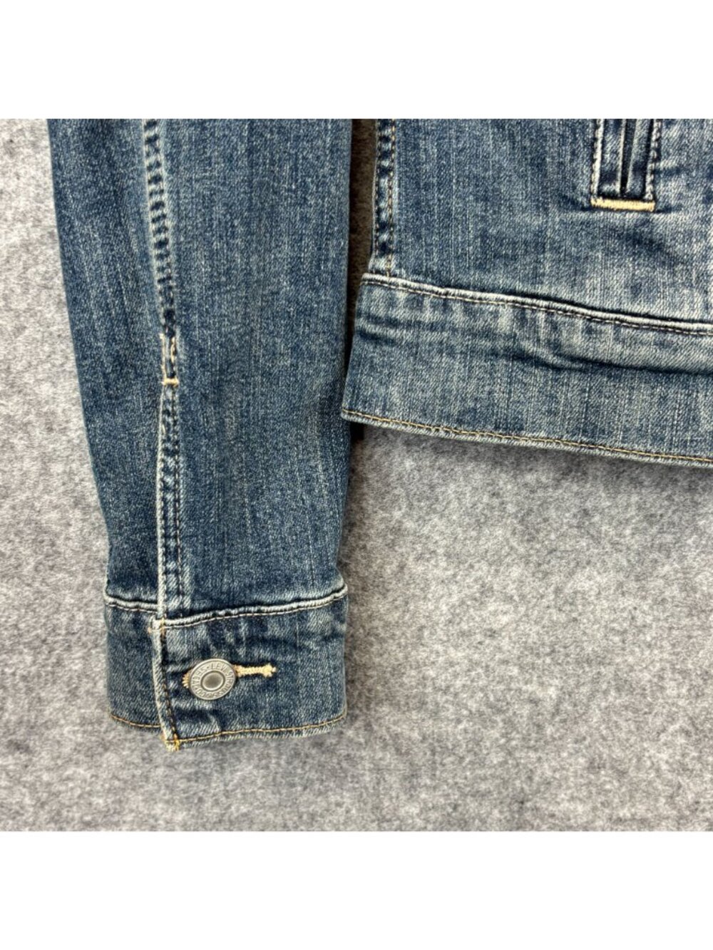 Levis Strauss Womens Size Medium Jean Jacket Vintage Denim Trucker - Picture 10 of 13